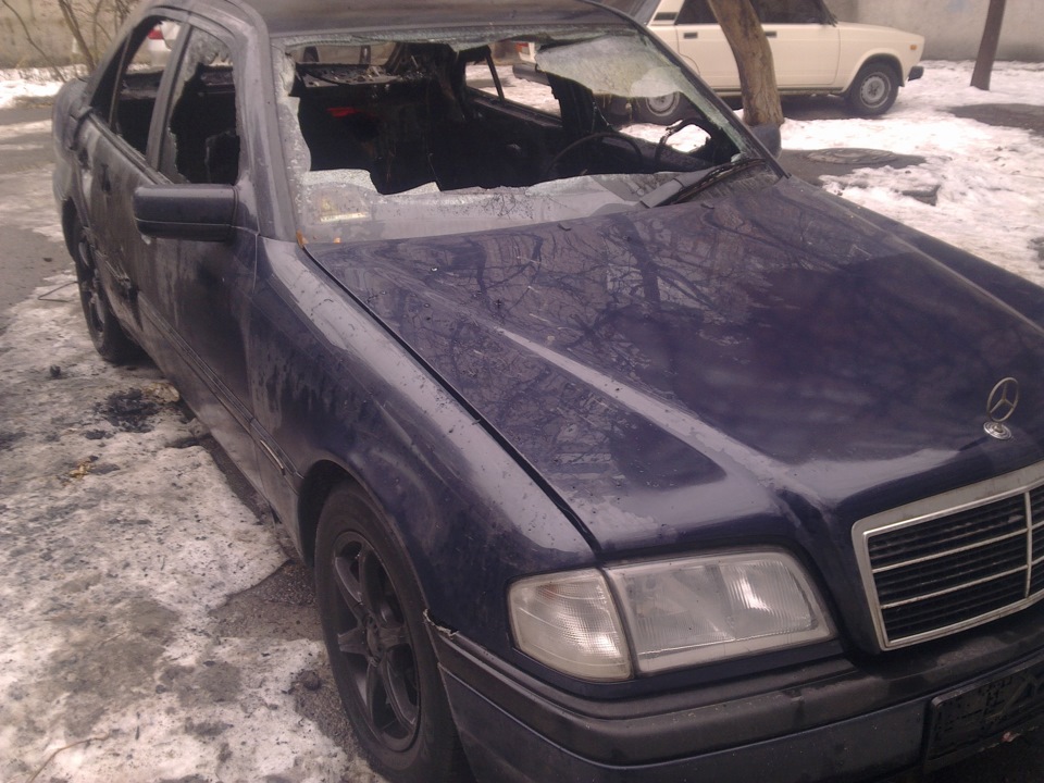 Мерседес, що згорів на вул. Робочій 3