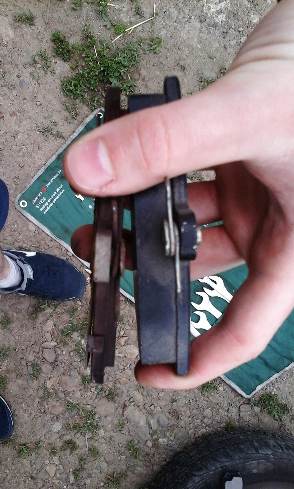 Заміна гальмівних колодок. Прибираємо підставки під стійки