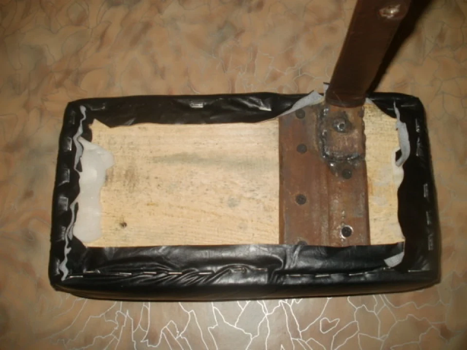 подлокотник
