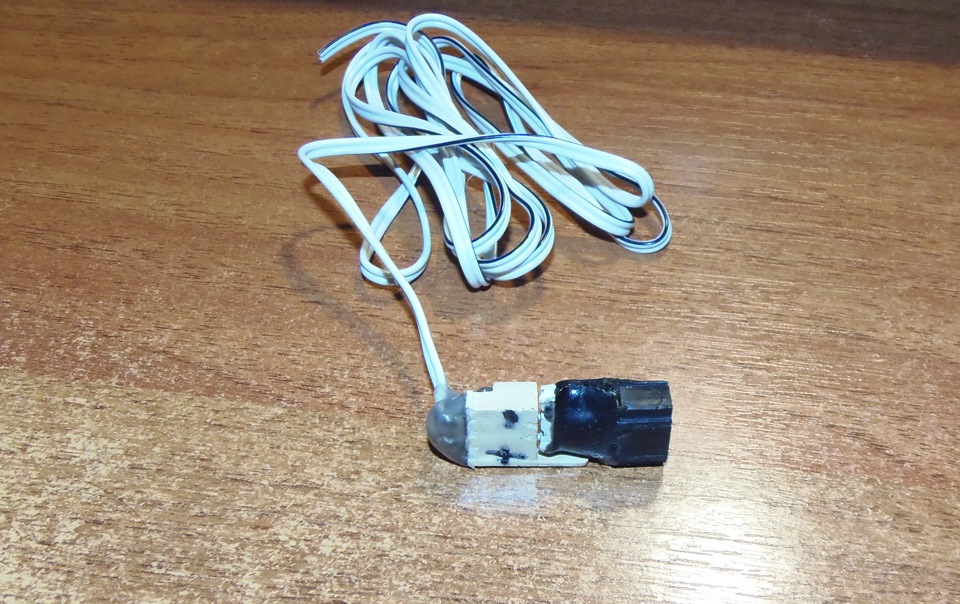 USB порт у заглушку кнопки на торпеді. 1