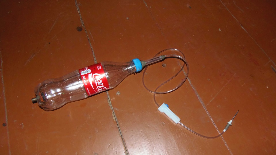 Заливаємо антикор у важкодоступні місця. 4