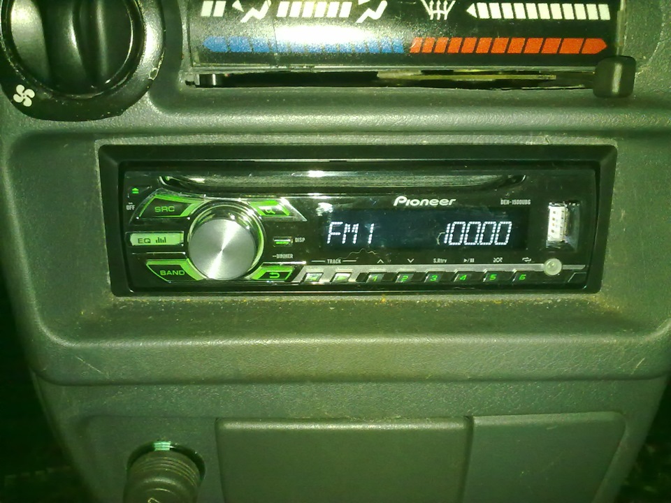 Pioneer DEH-1500UBG 3