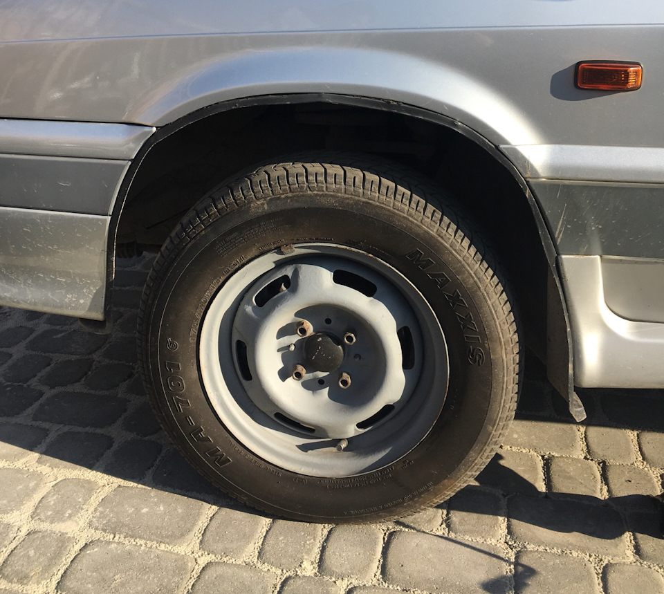 Тапки Borbet r14 4х98 та гума Goodyear 185/65 2
