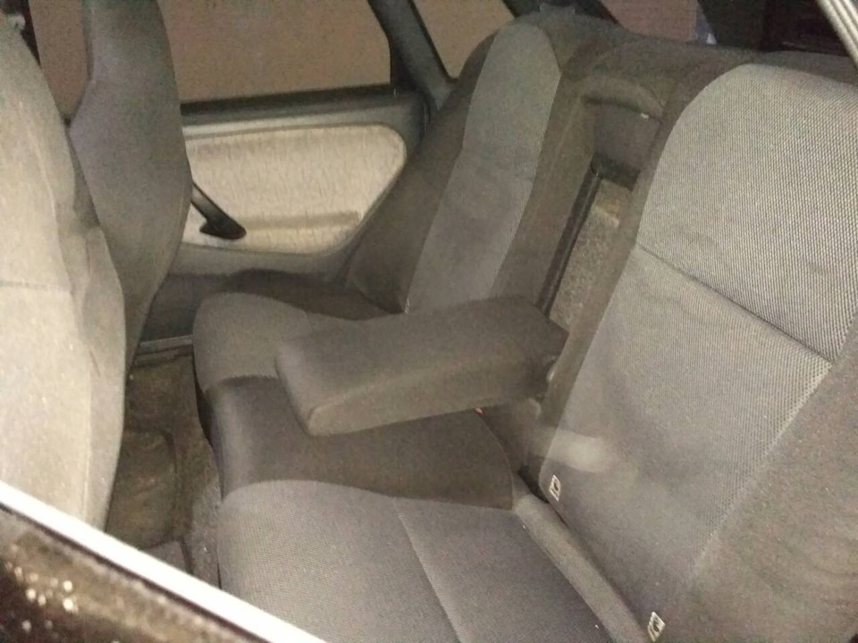 Задній диван від Subaru impreza WRX 3
