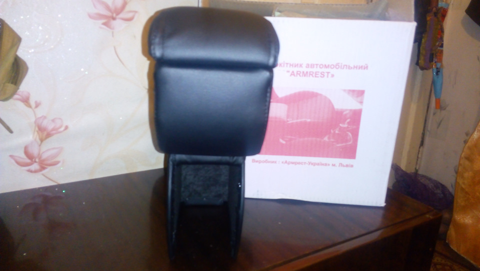 Підлокітник armrest 4