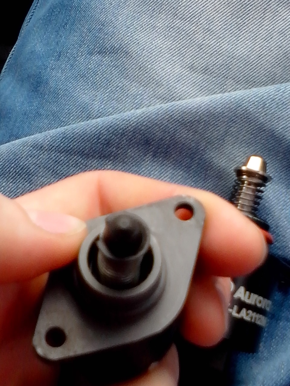 Заміна датчика холостого ходу та датчика положення заслінки. 5