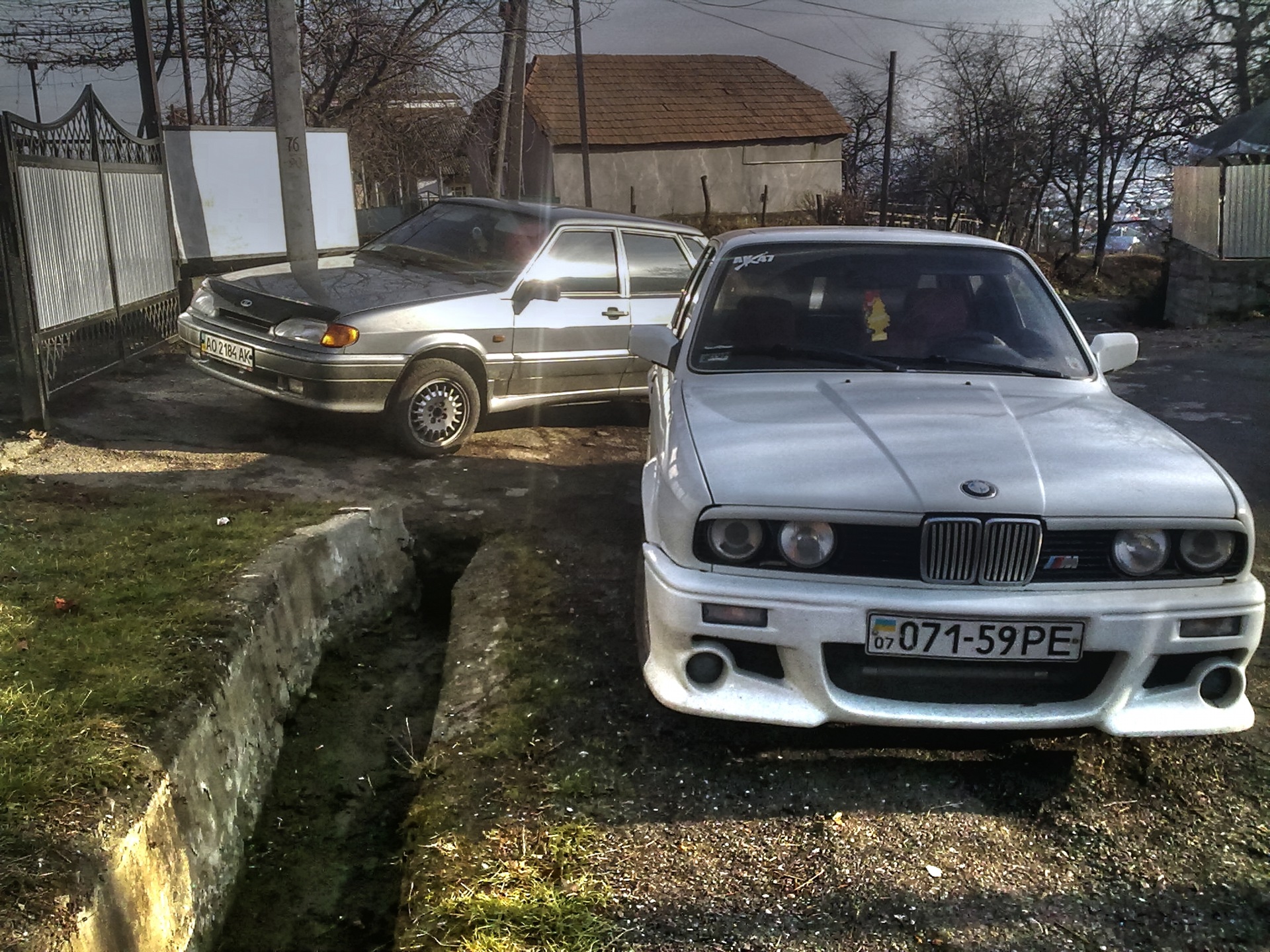 BMW і Lada 2115 3