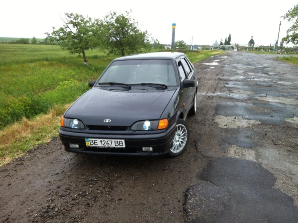 Операціяпересадка очей ))) встановлення лінз.
