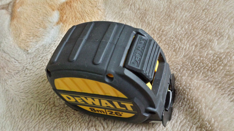 Рулетка DEWALT 8 м/26 5