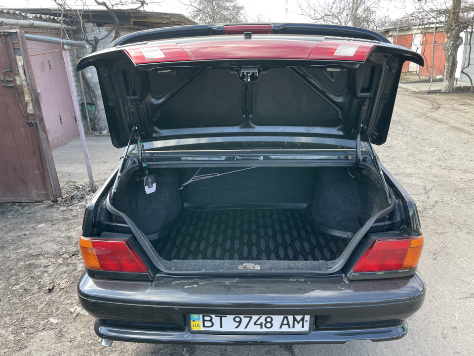 Газові упори в багажник. 5