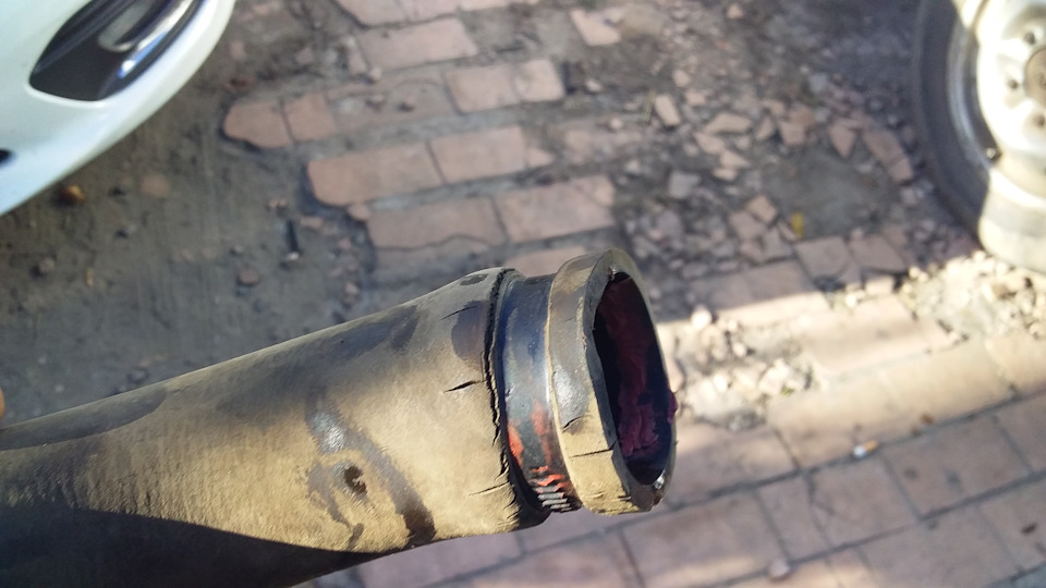 Зміна нижнього патрубка радіатора. 5