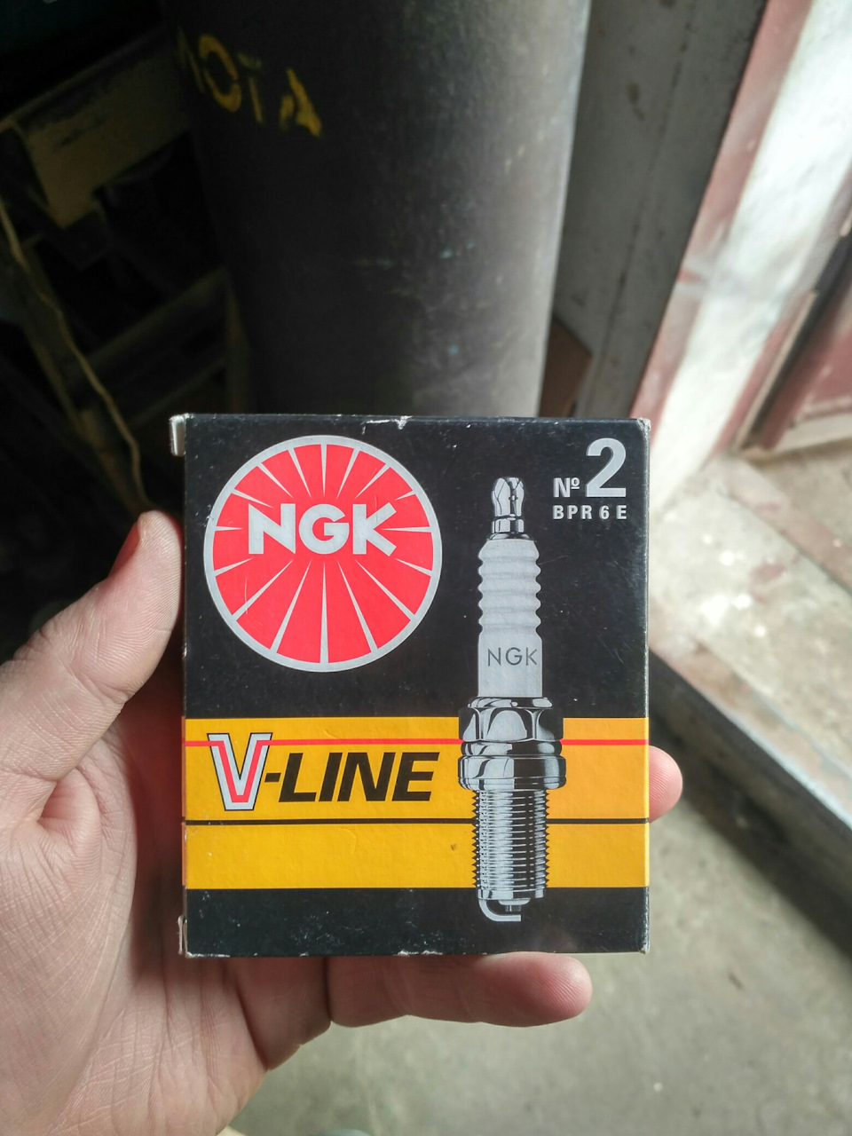Безконтактне запалювання та свічки NGK 1