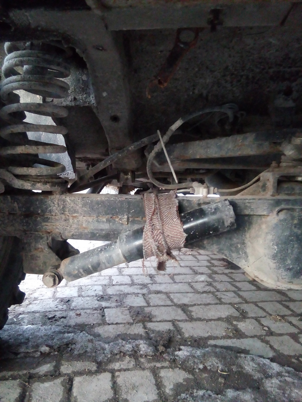 Поломка амортизаторів 1