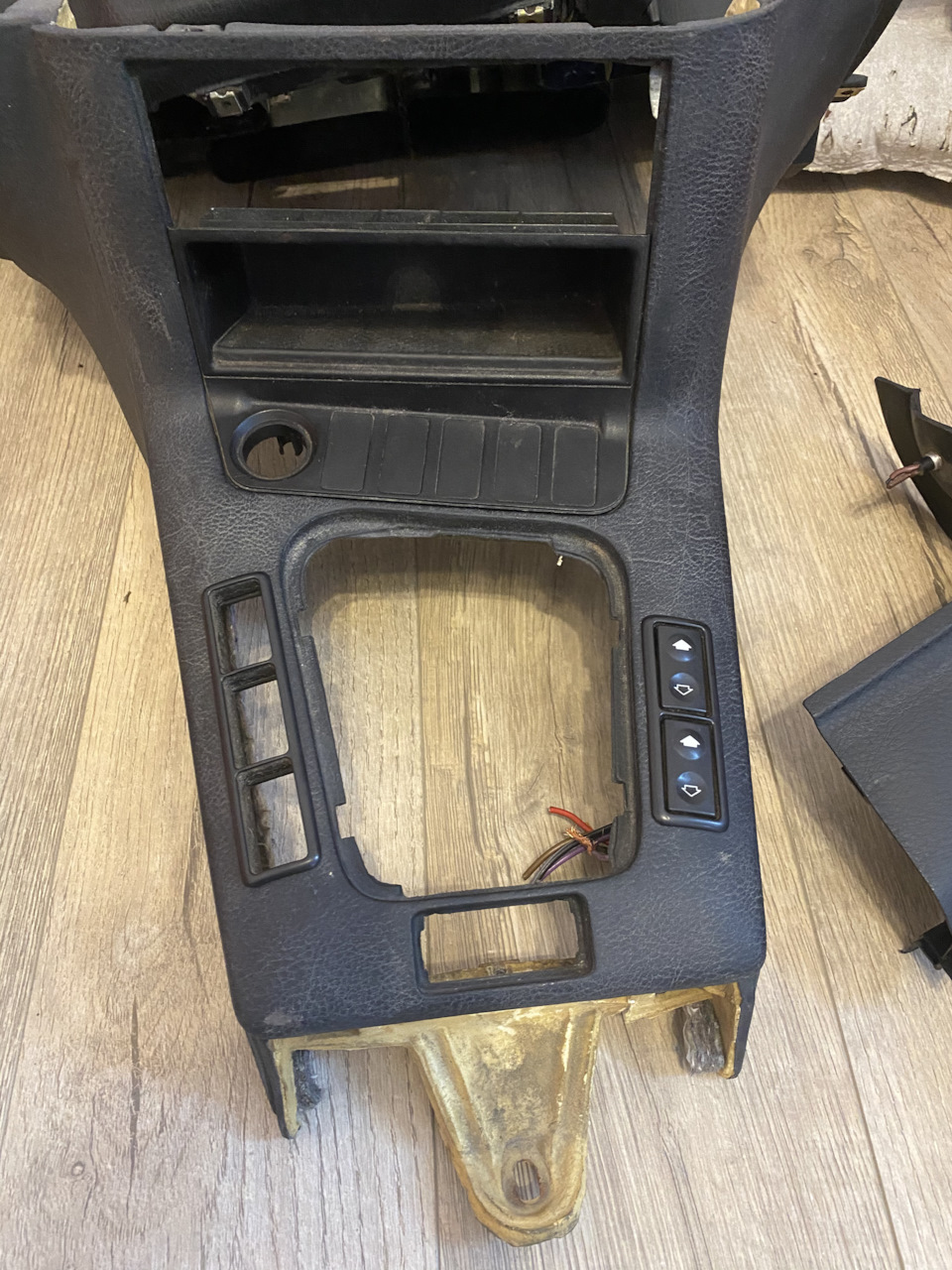 Плюшки від BMW e36 та чищення кузова від іржі 2