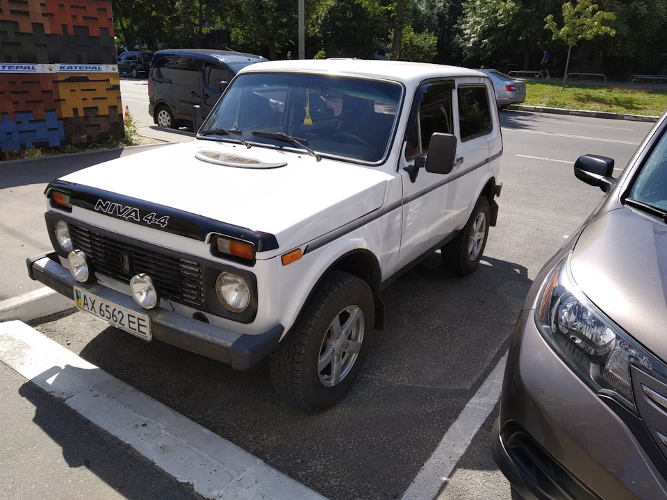Повітрозабірник на капот 5