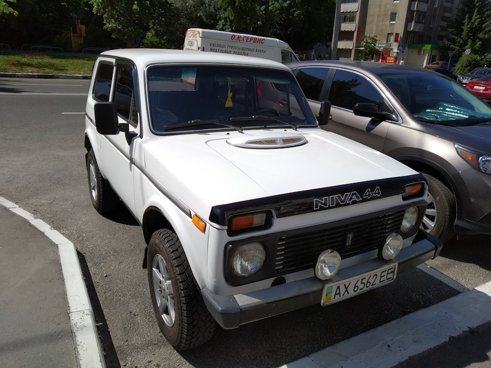 Повітрозабірник на капот 4
