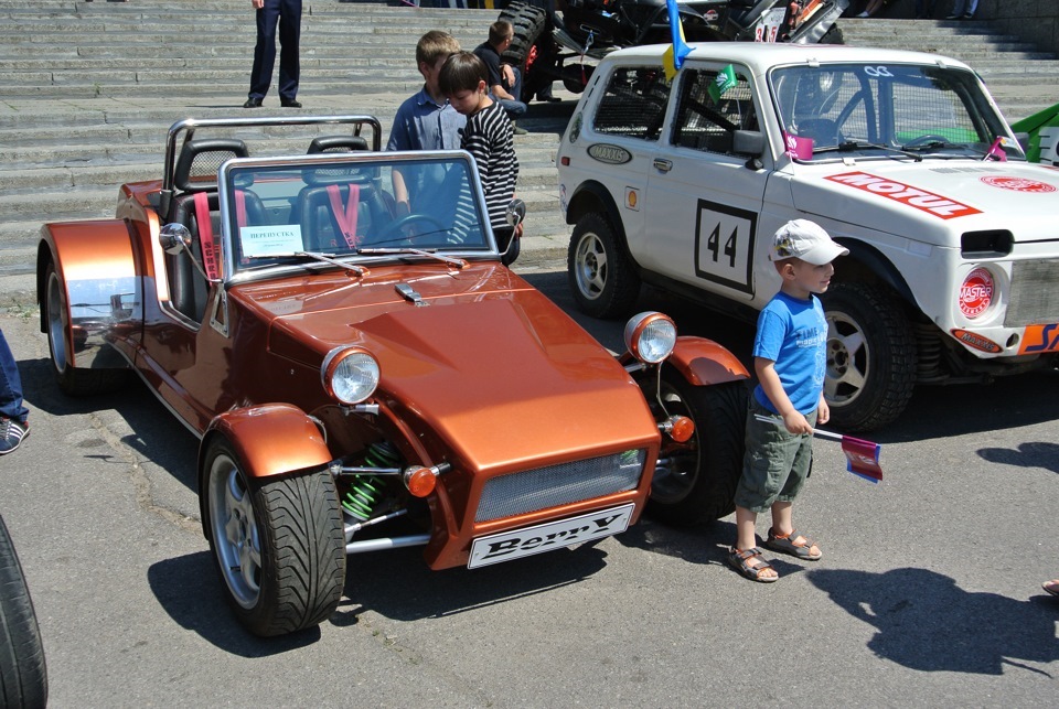 день Європи. автовиставка 4