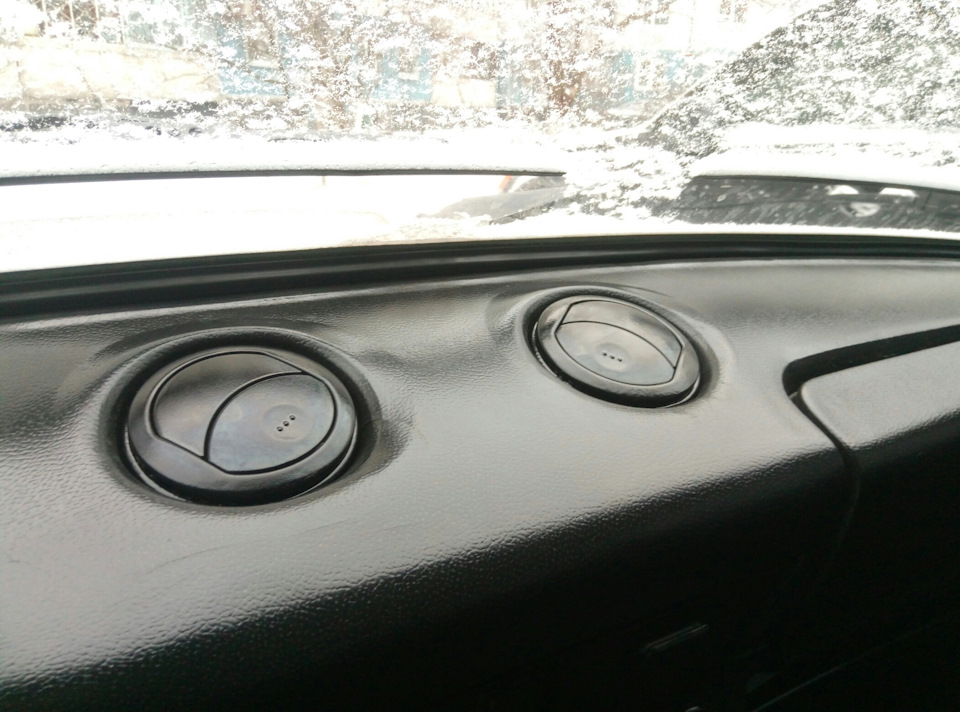 Поставив дефлектори обдува лобового скла від Авео 3
