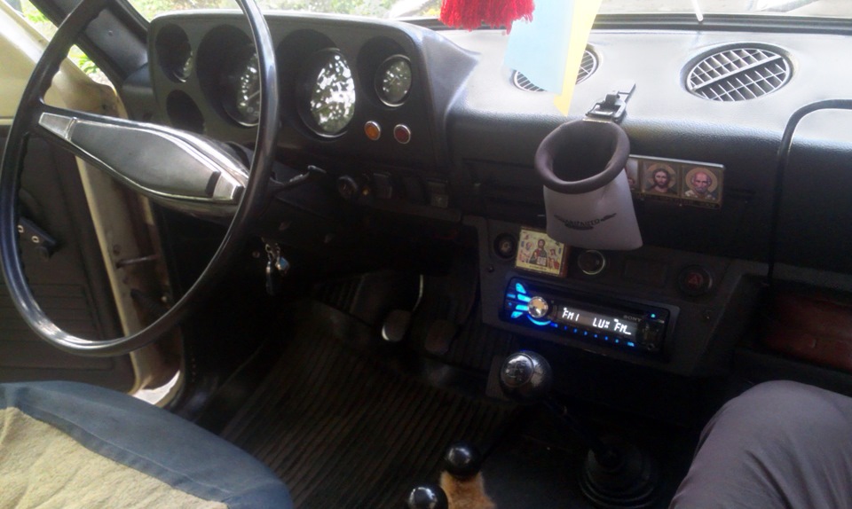 Трішки про Sony CDX-GT570UI 4