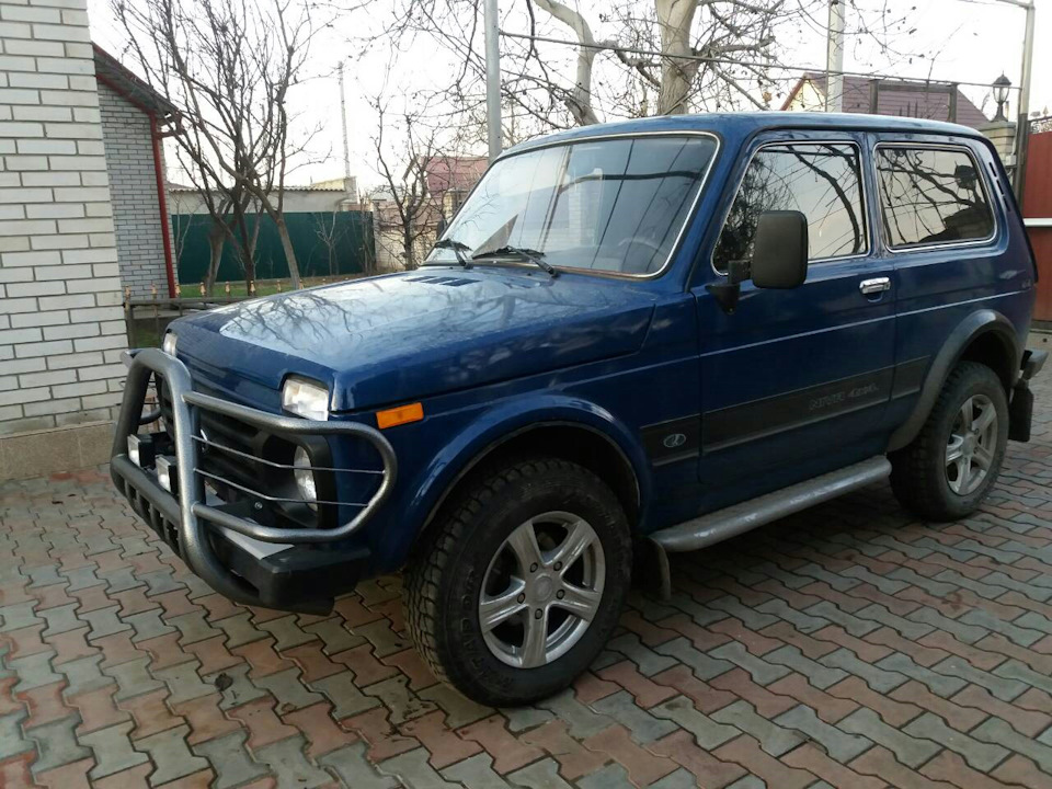Кенгурятник поставив 3