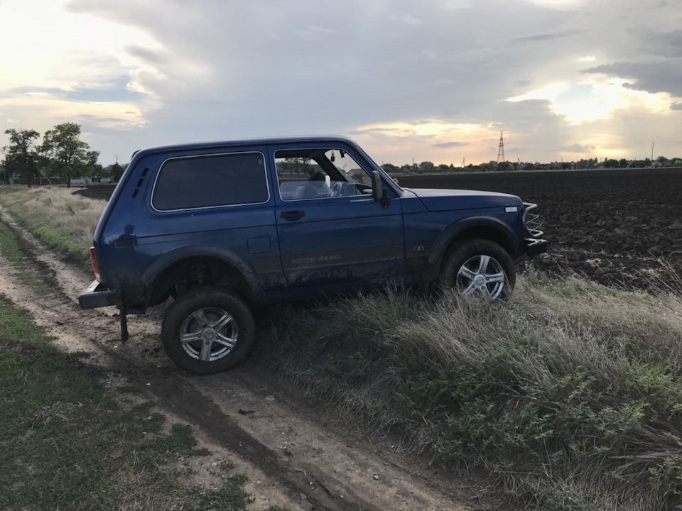 Продам ниву Україна! 2004 рік 35000 пробігу! 2