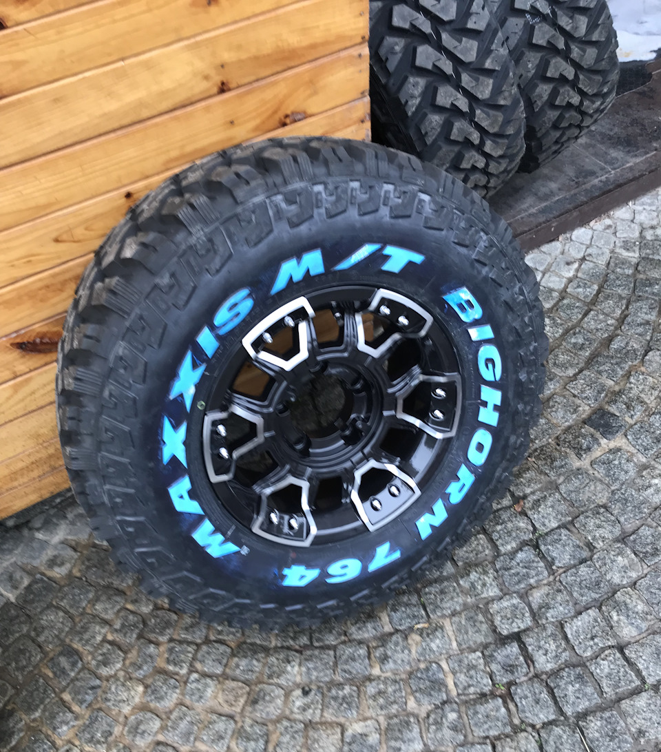 Нова гума Maxxis Bighorn MT 764 та диски PDW Blackout 5