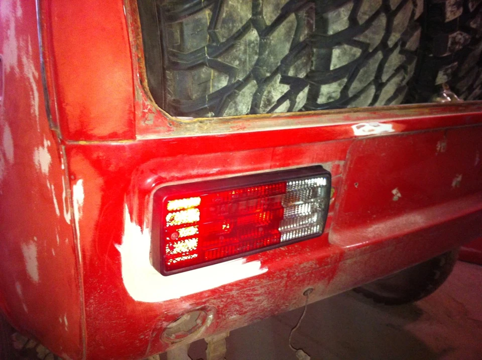 Задні стопи аля Mercedes G 55