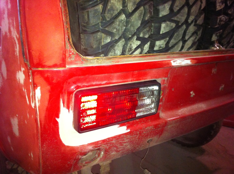 Задні стопи аля Mercedes G 55 1