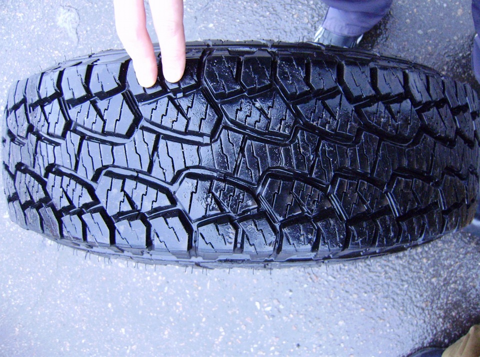 Продам гуму Hankook 215/80r15 2