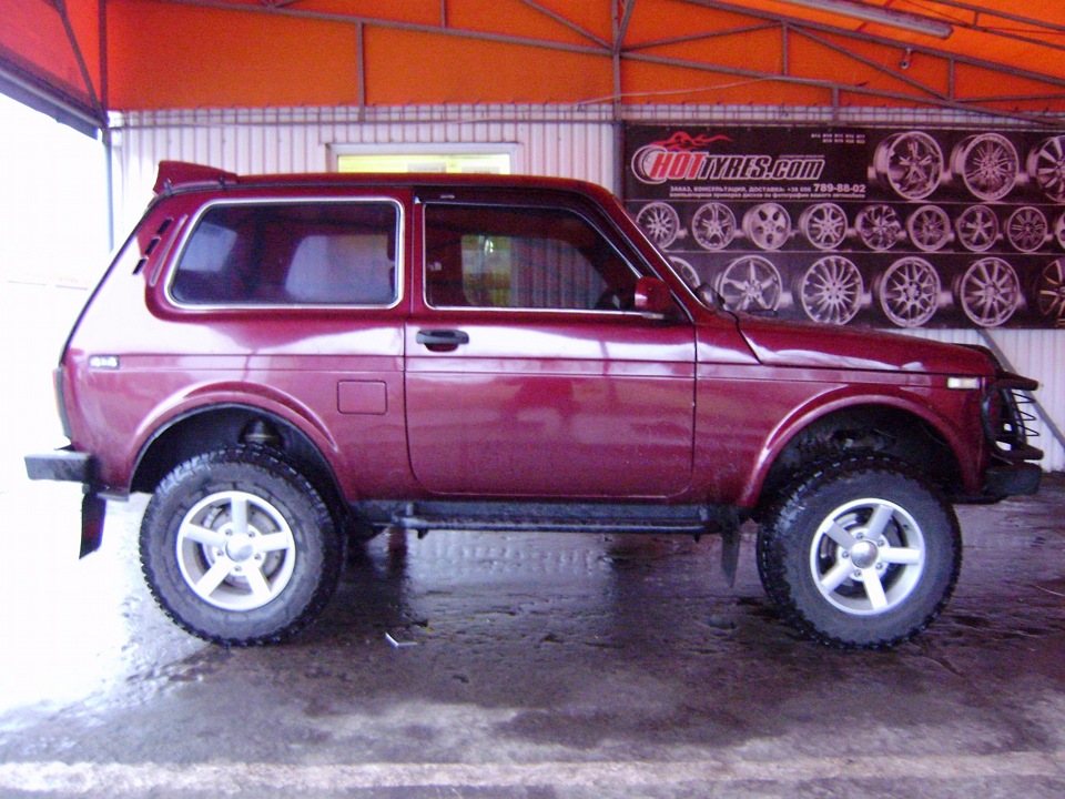 Продам гуму Hankook 215/80r15 1