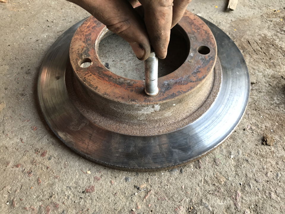 Гума 235/75/R15 установка в Ниву 2