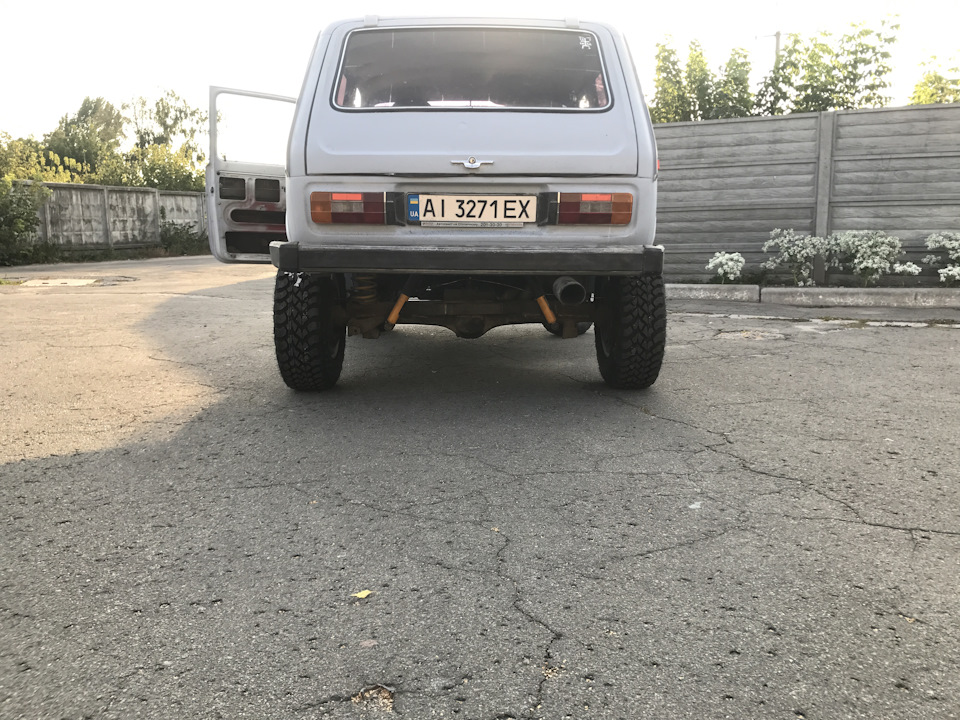 Гума 235/75/R15 установка в Ниву 4