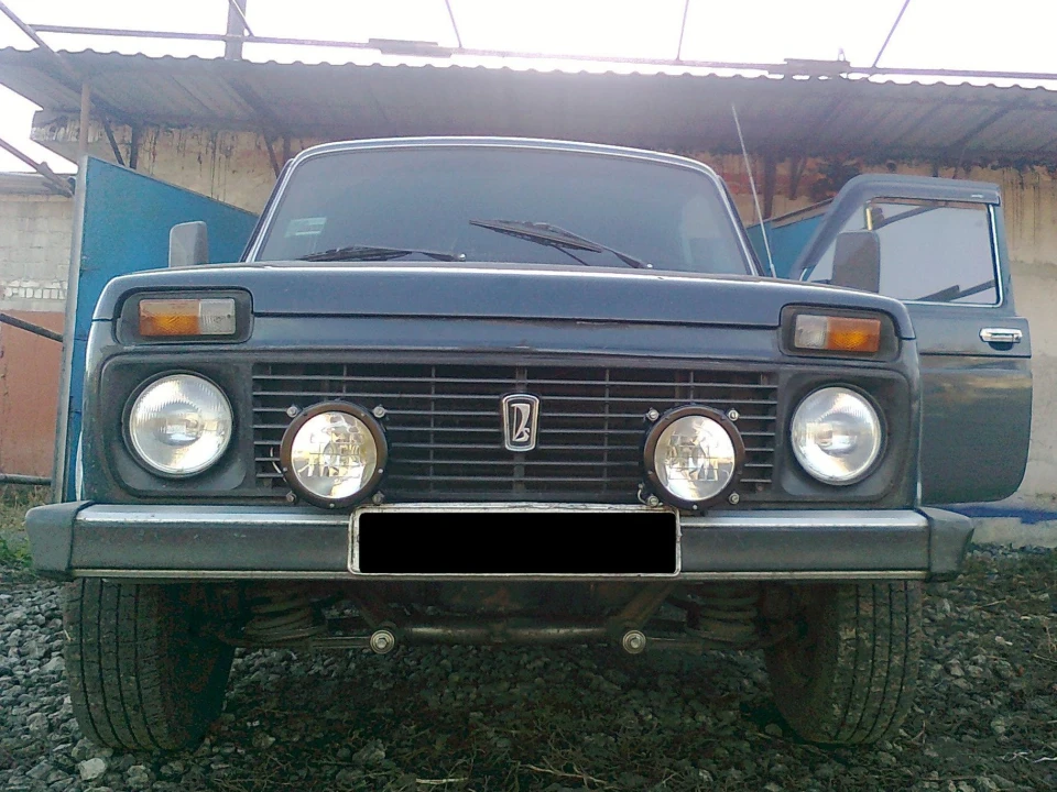 Встановив танкові фари.