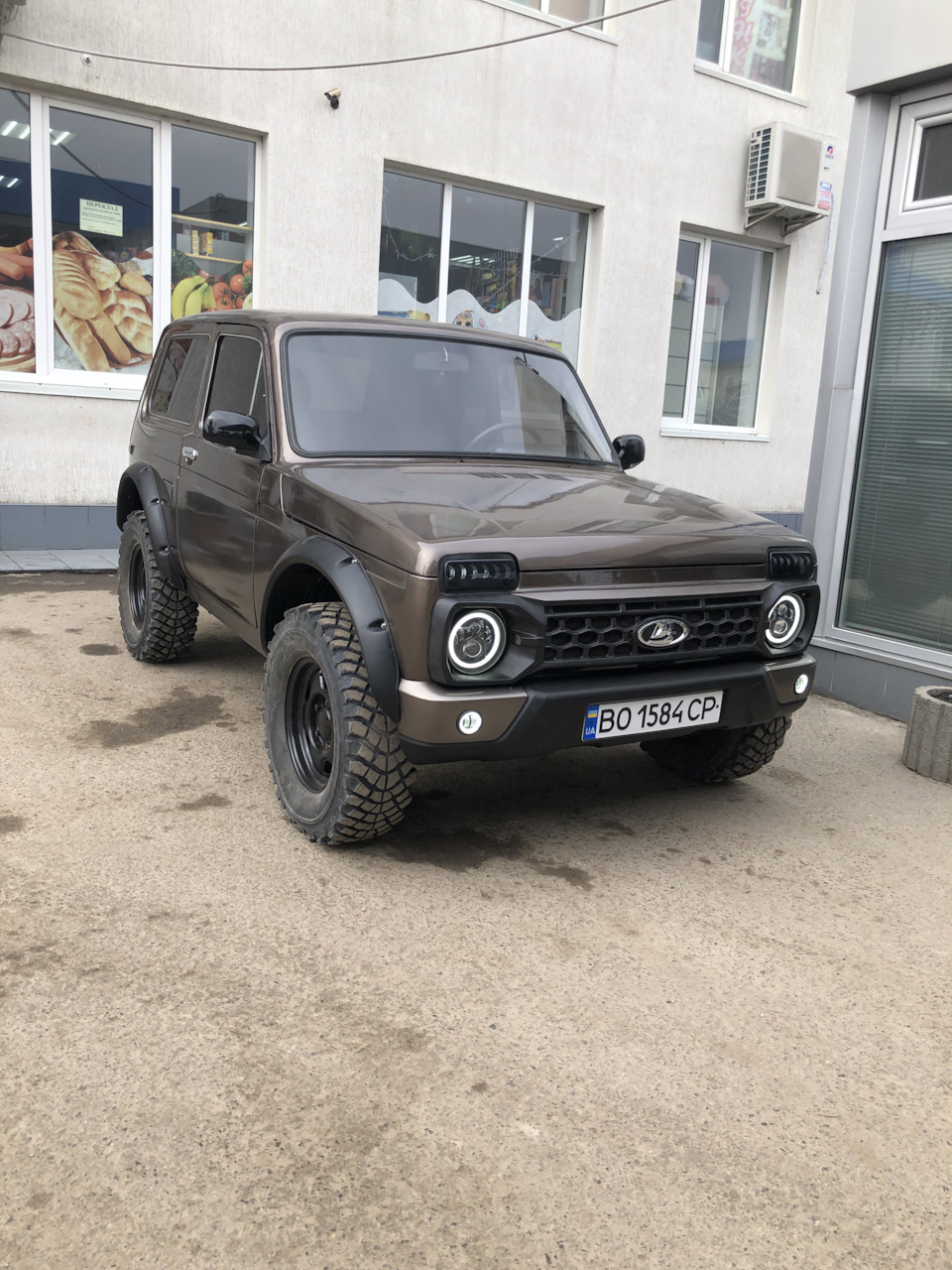За зовнішнім виглядом зібрав, далі салон 2