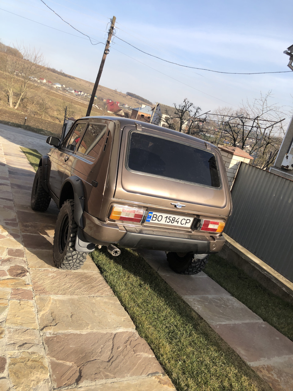 За зовнішнім виглядом зібрав, далі салон 4