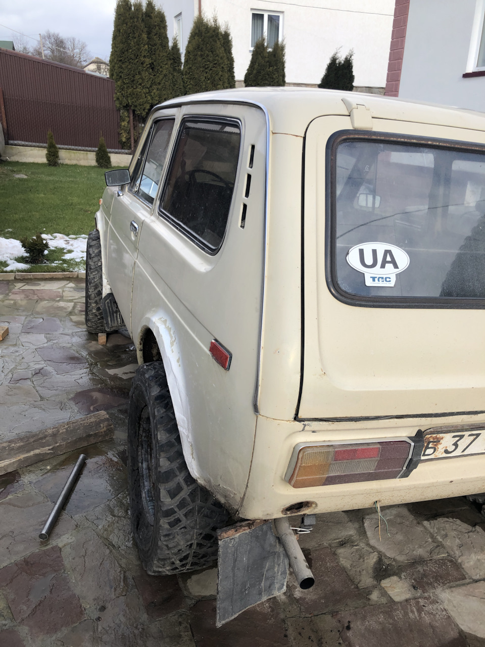 Встановив колеса, тепер танк 4