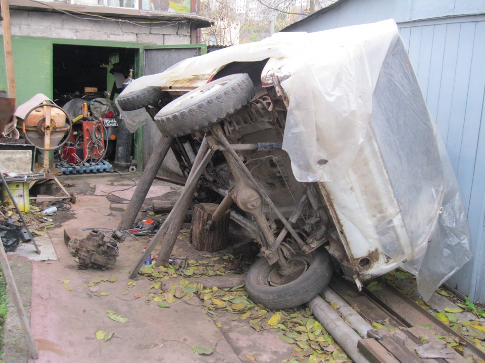 Лежить на боці 2
