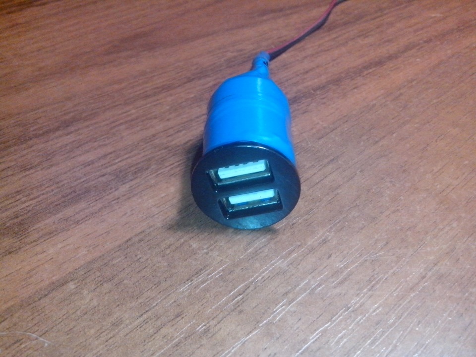 решил установить USB зарядку 2