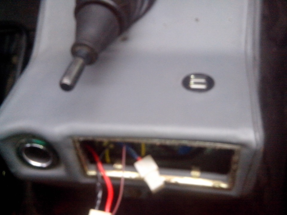 решил установить USB зарядку 5