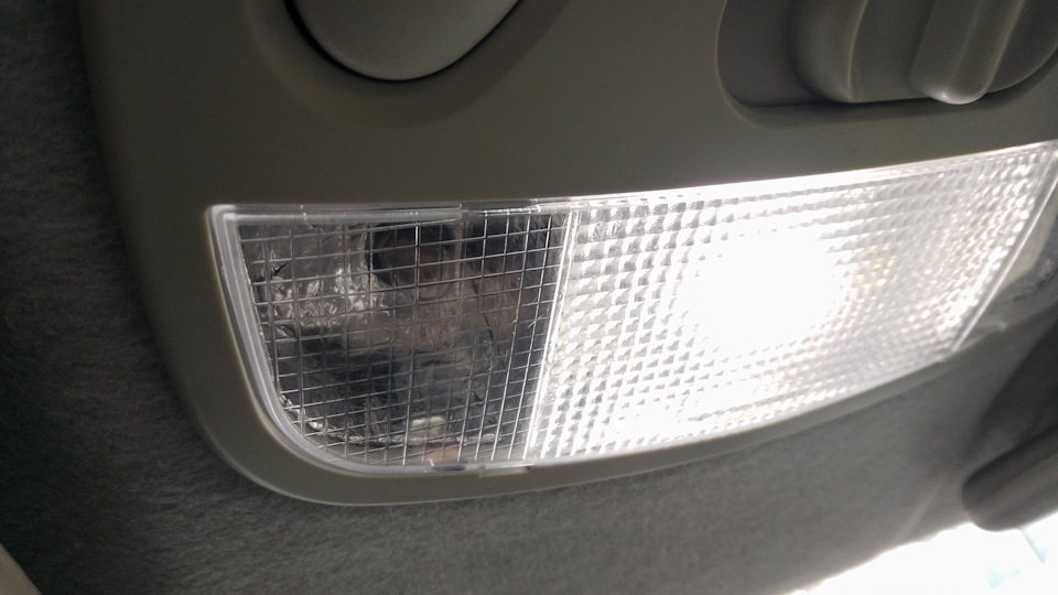 Led світлодіодна лампочка в салон освітлення. Доробка плафона. 4