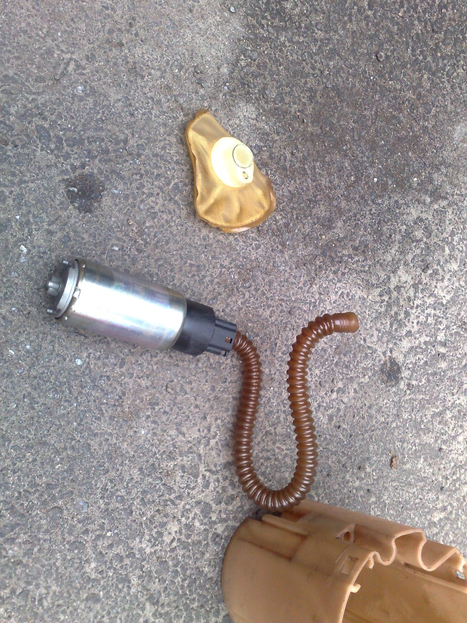 Заміна бензо-насоса 3