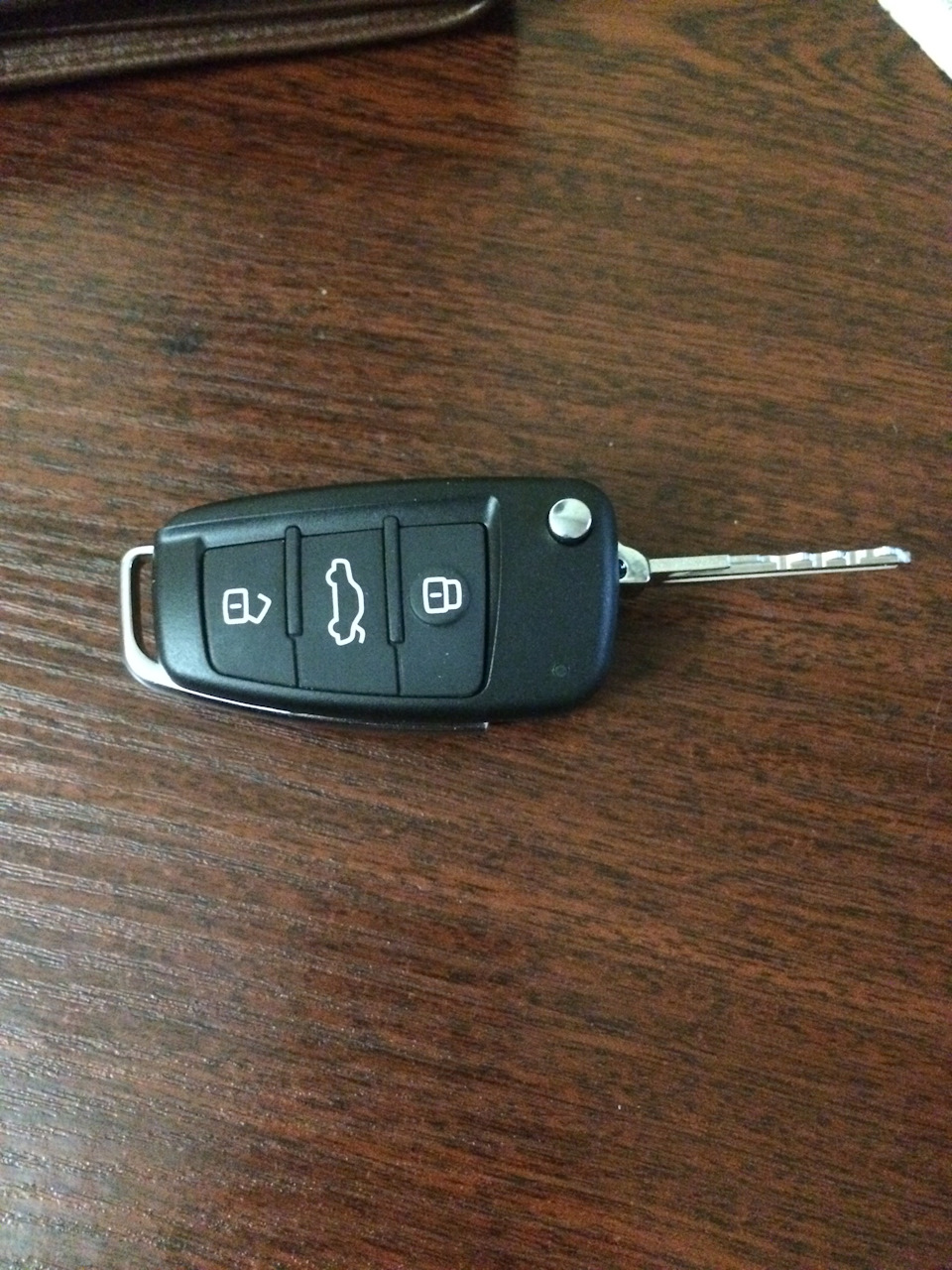Викидний ключ (стиль Audi) 1