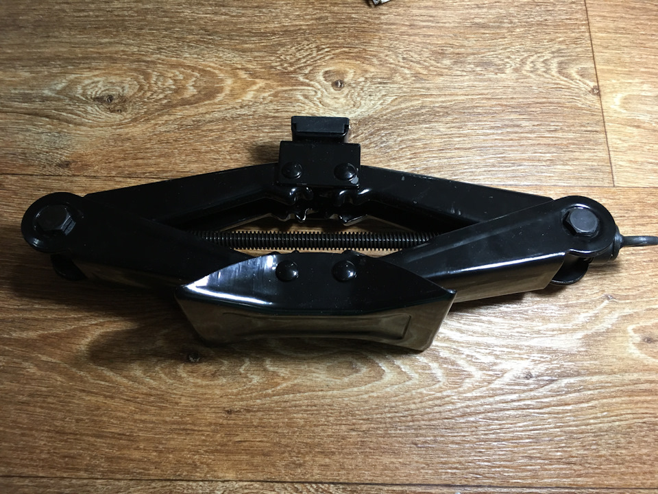 Домкрат ромбічний AUTO WELLE 1.5т AW21-11 1