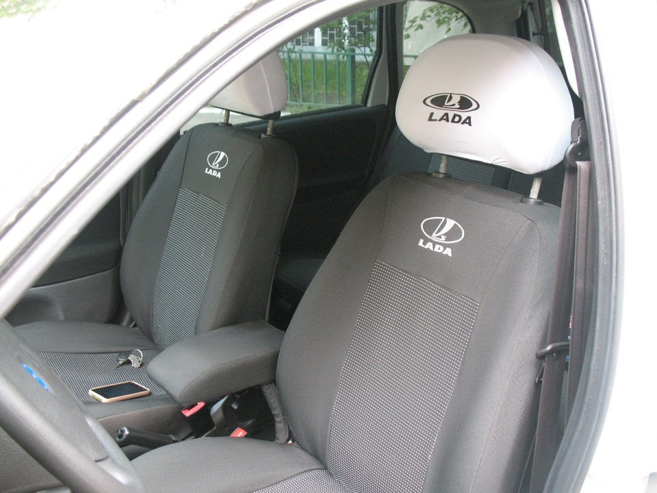 Фірмовий підлокітник у LADA Kalina 1
