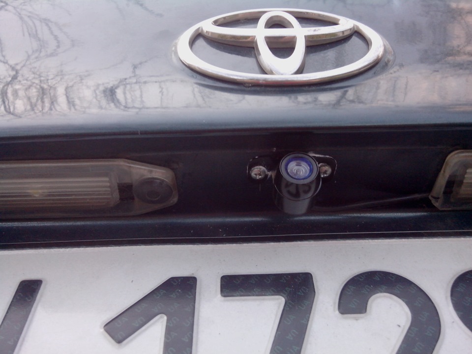 І знову Toyota Camry 4
