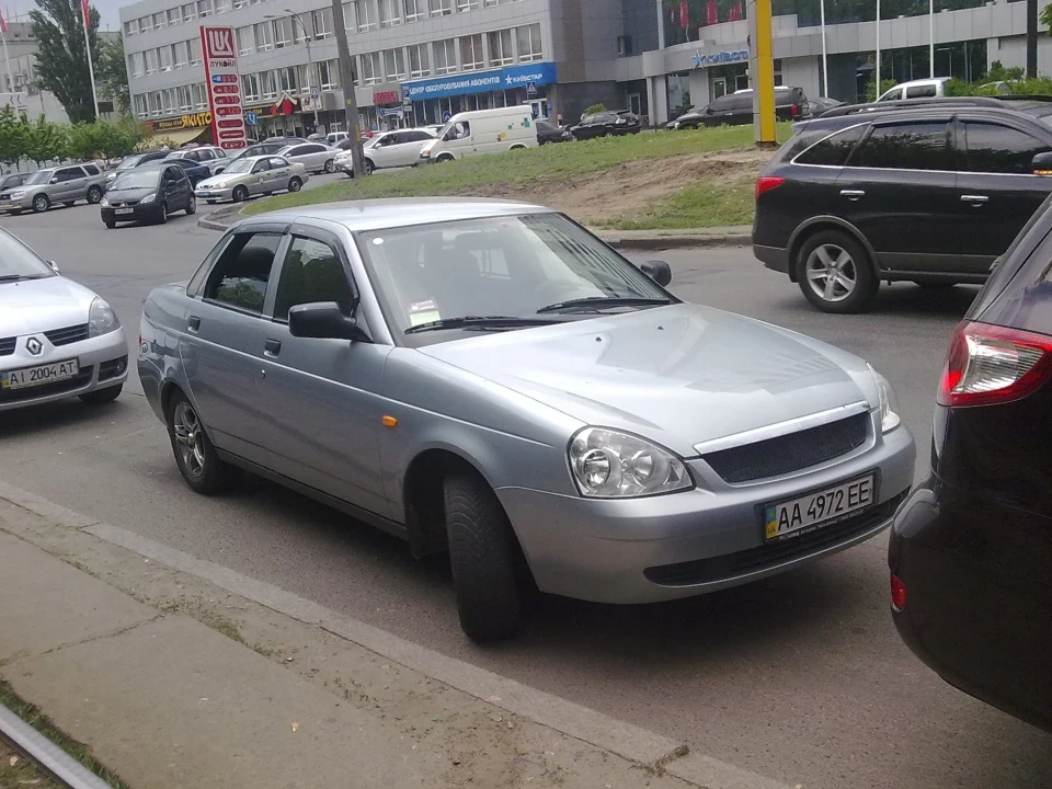 Стара саморобна решітка