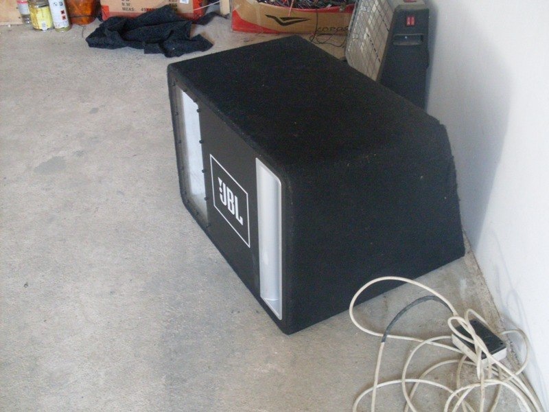 саб JBL 1