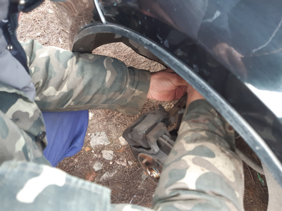 Покрокова заміна пильника шрусу на пріорі 4