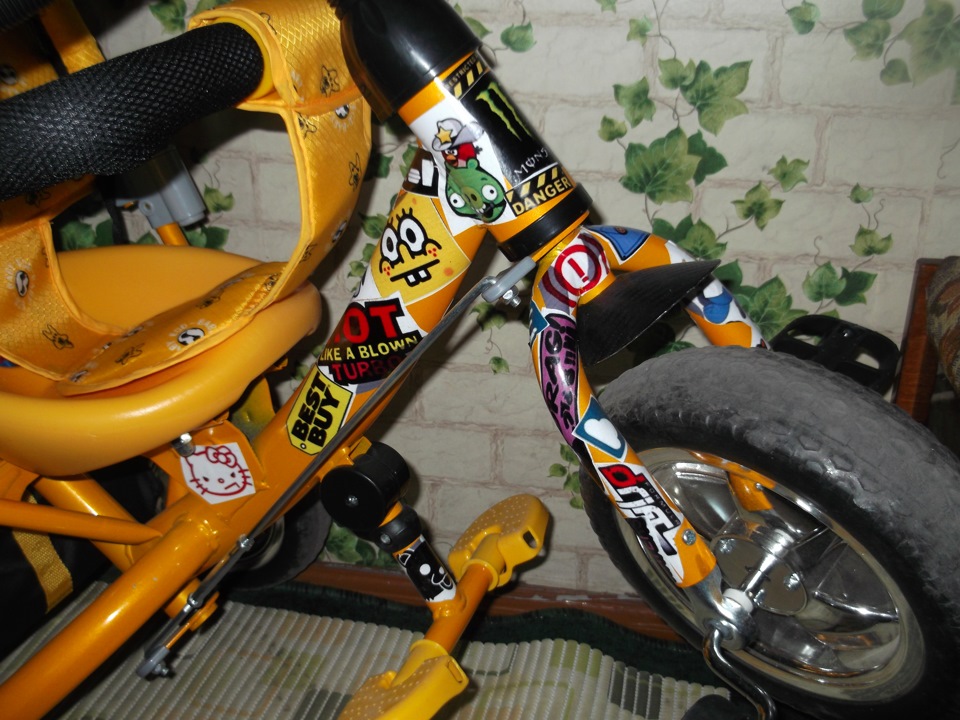 sticker bombing 2