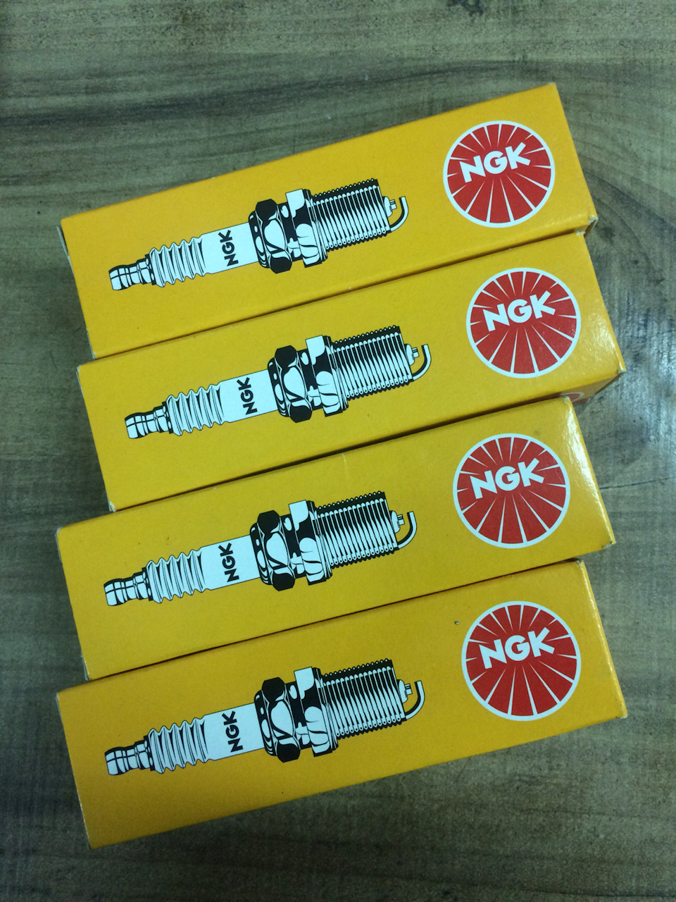 Свічки NGK 2